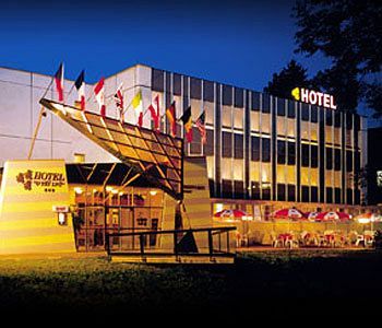 Hotel U Tri Lvu Ческе-Будеёвице Экстерьер фото
